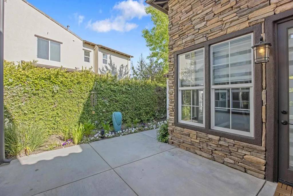 Thousand Oaks, CA 91362,2463 Springbrook Street