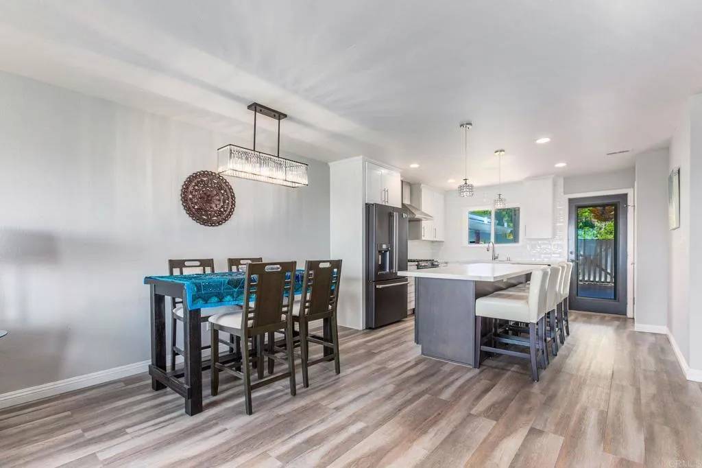 Oceanside, CA 92057,4322 Auklet Way