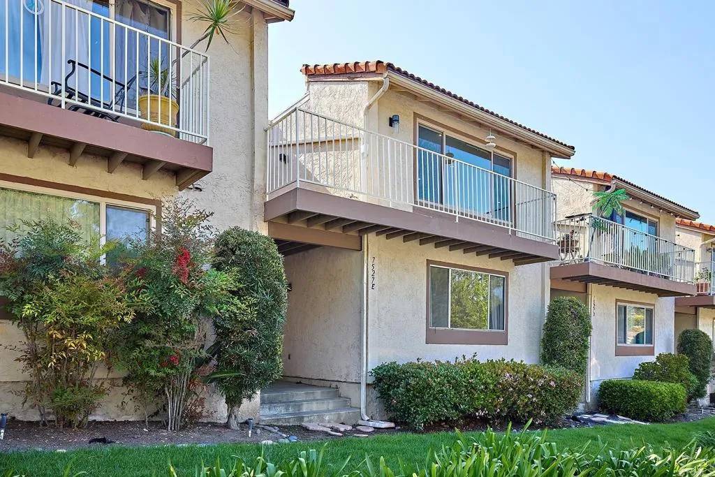 Carlsbad, CA 92009,7527 Jerez Court #E