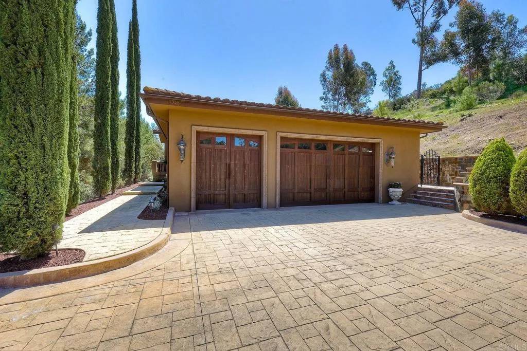 Poway, CA 92064,11558 Creek Road