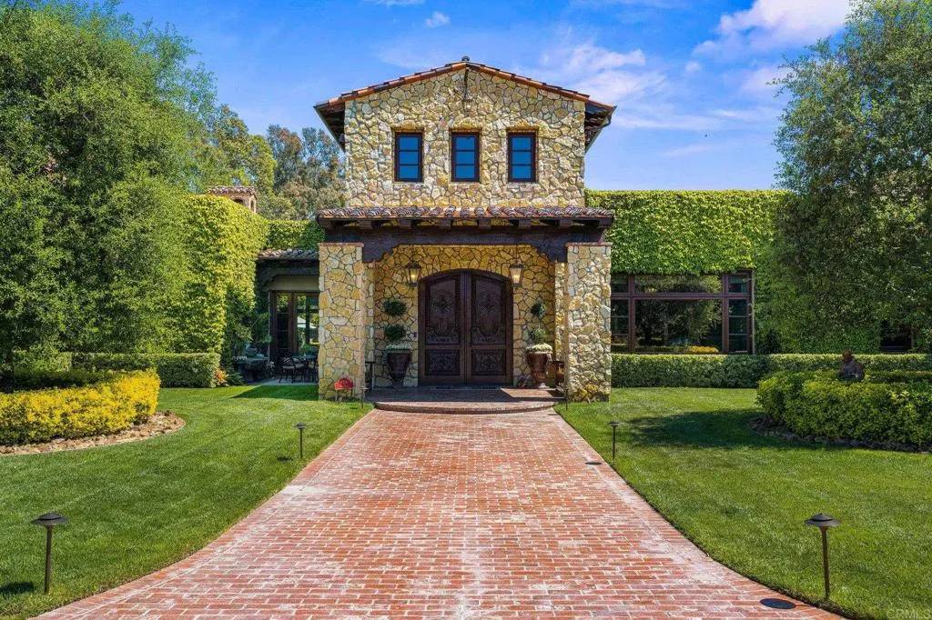 Rancho Santa Fe, CA 92067,6314 El Apajo