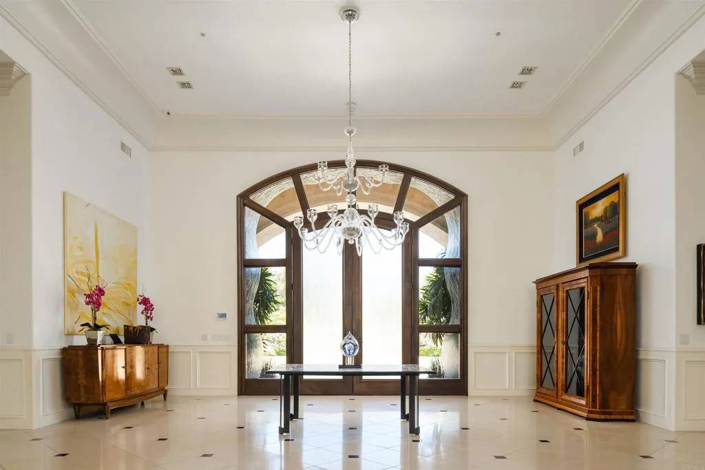 Rancho Santa Fe, CA 92067,6565 Calle Reina