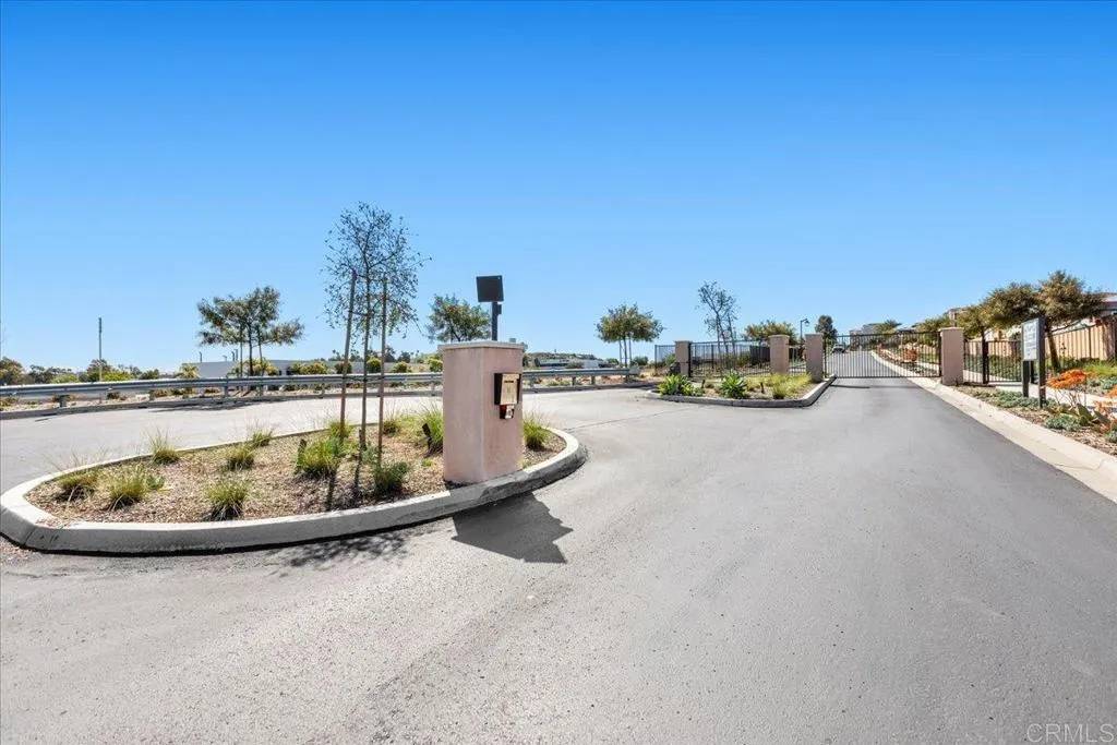San Marcos, CA 92078,1222 Sunrise View #103