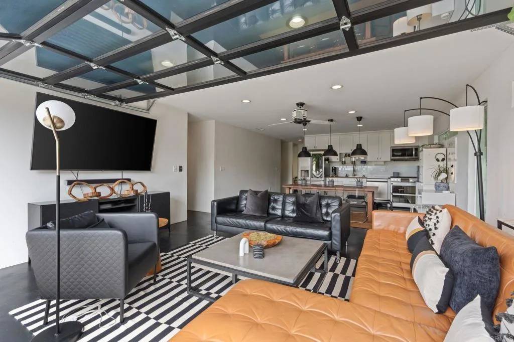 Solana Beach, CA 92075,427 Hilmen Place