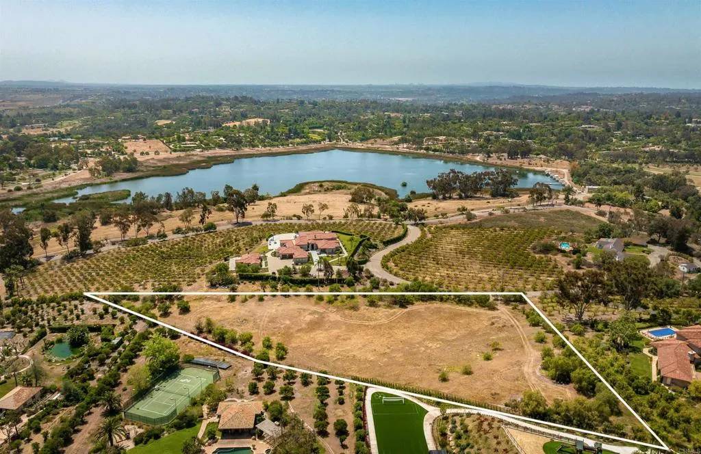Rancho Santa Fe, CA 92067,6458 El Camino Del Norte