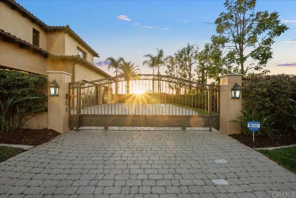 San Diego, CA 92130,5015 Rancho Quinta Bend