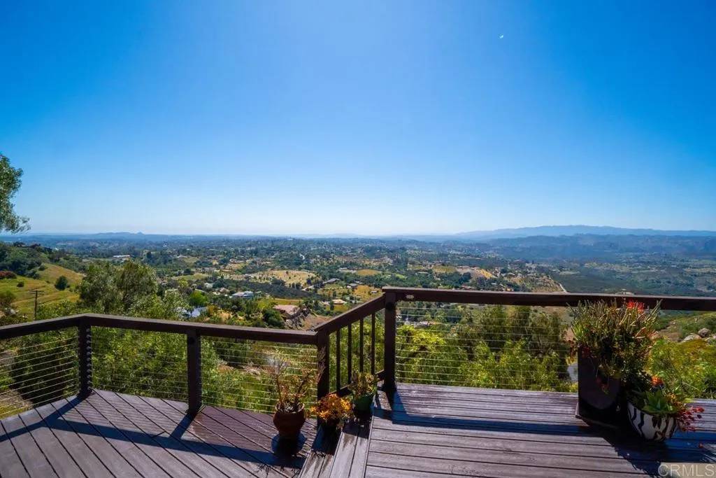 Fallbrook, CA 92028,3351 Red Mountain Heights Drive