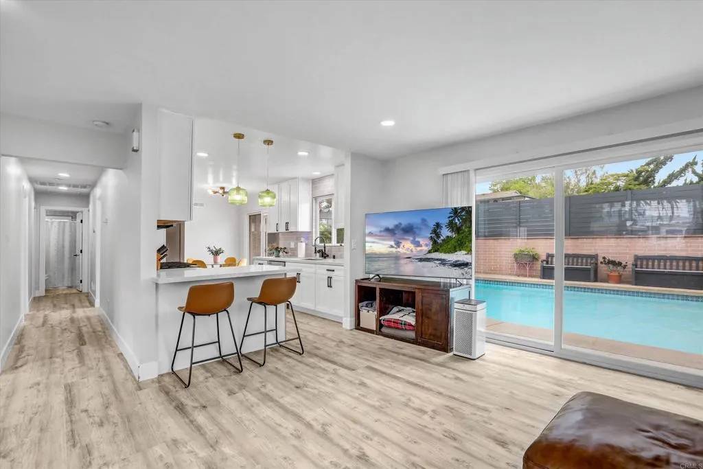 San Diego, CA 92119,8394 Blue Lake Drive