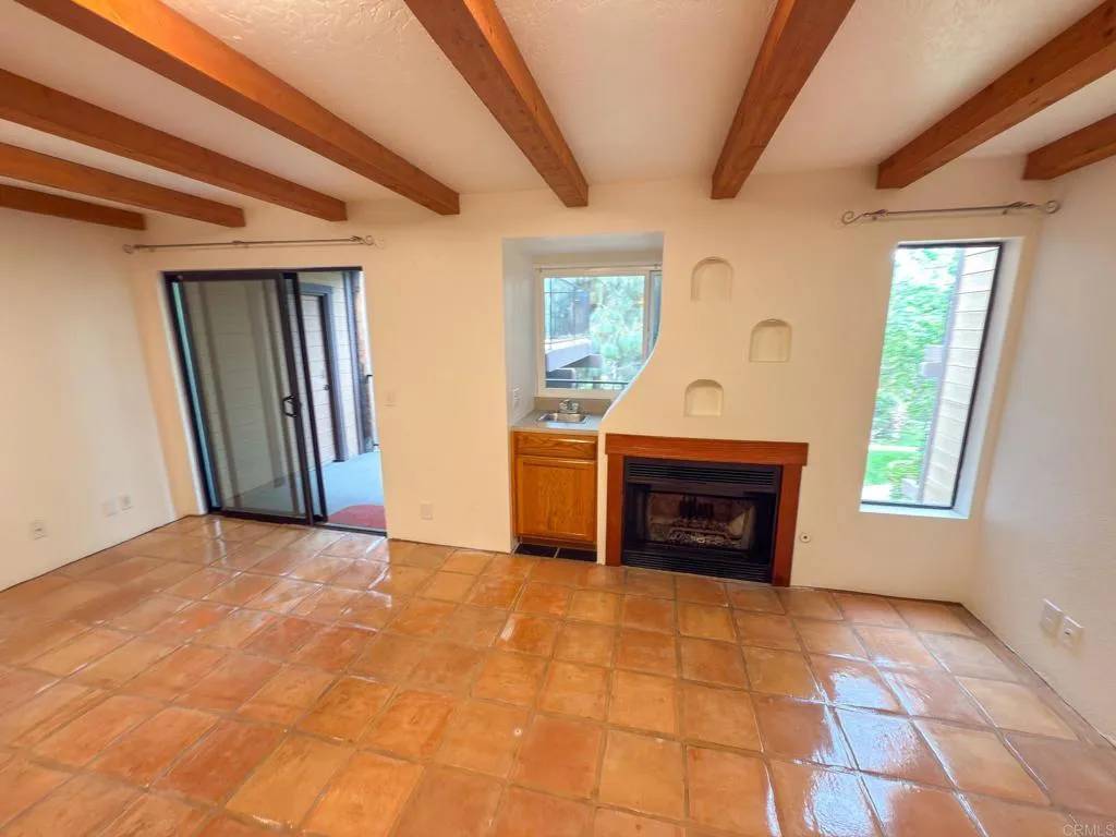 Carlsbad, CA 92008,4009 Canario #G