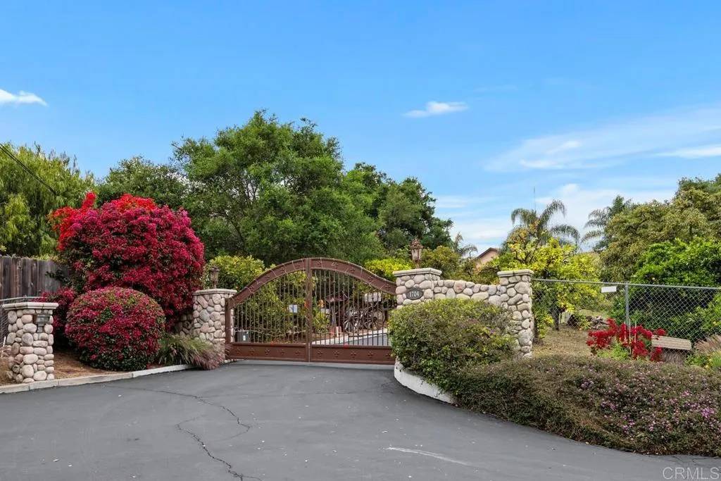Fallbrook, CA 92028,1704 Winterwarm Dr