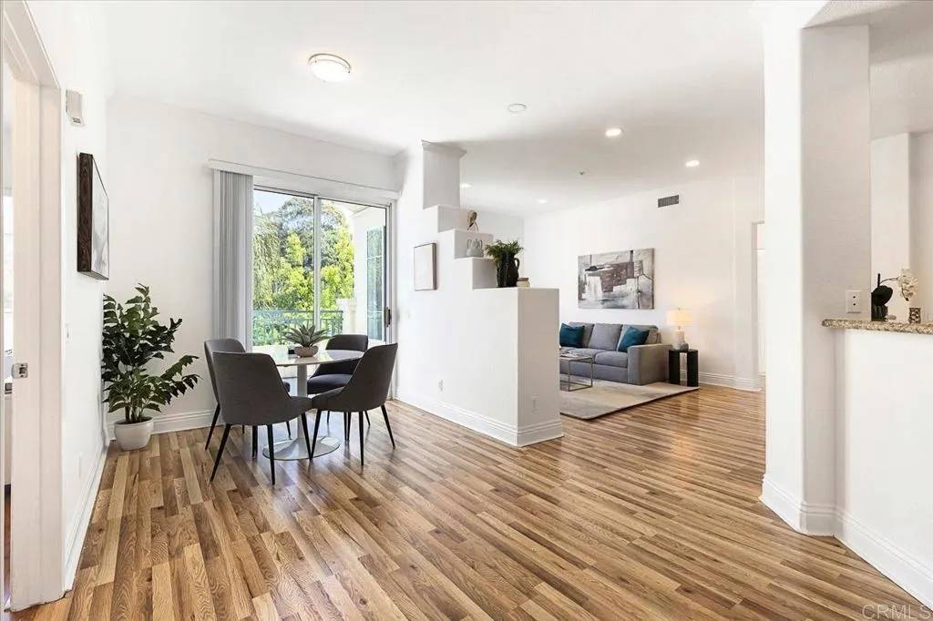 San Diego, CA 92130,12370 Carmel Country Road #305