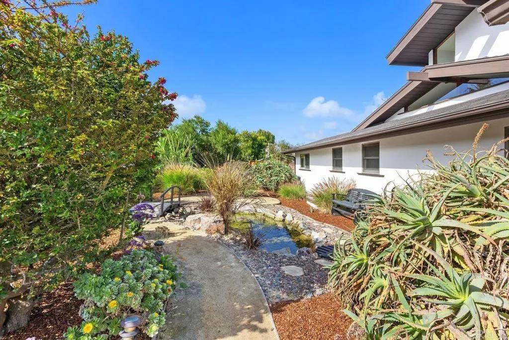 La Jolla, CA 92037,1230 Nautilus Street