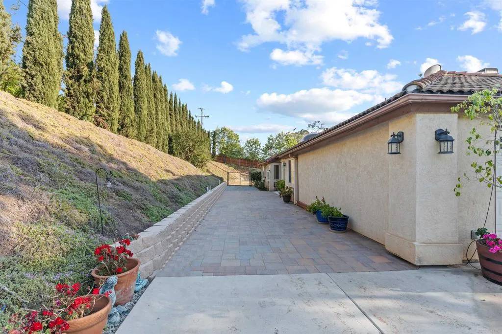 Valley Center, CA 92082,13311 Hillstar Lane