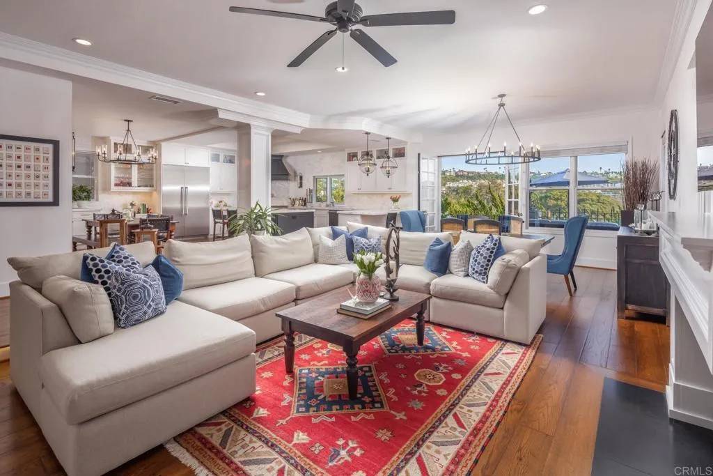 Carlsbad, CA 92009,7389 Alicante Road