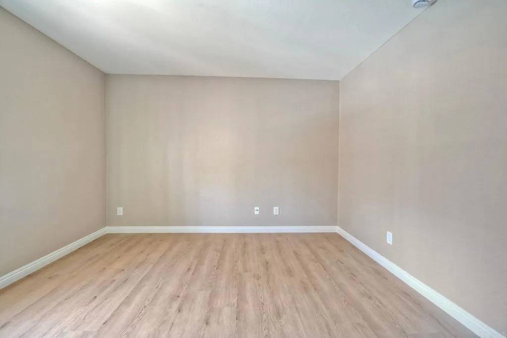 San Diego, CA 92128,12023 Alta Carmel Court #256