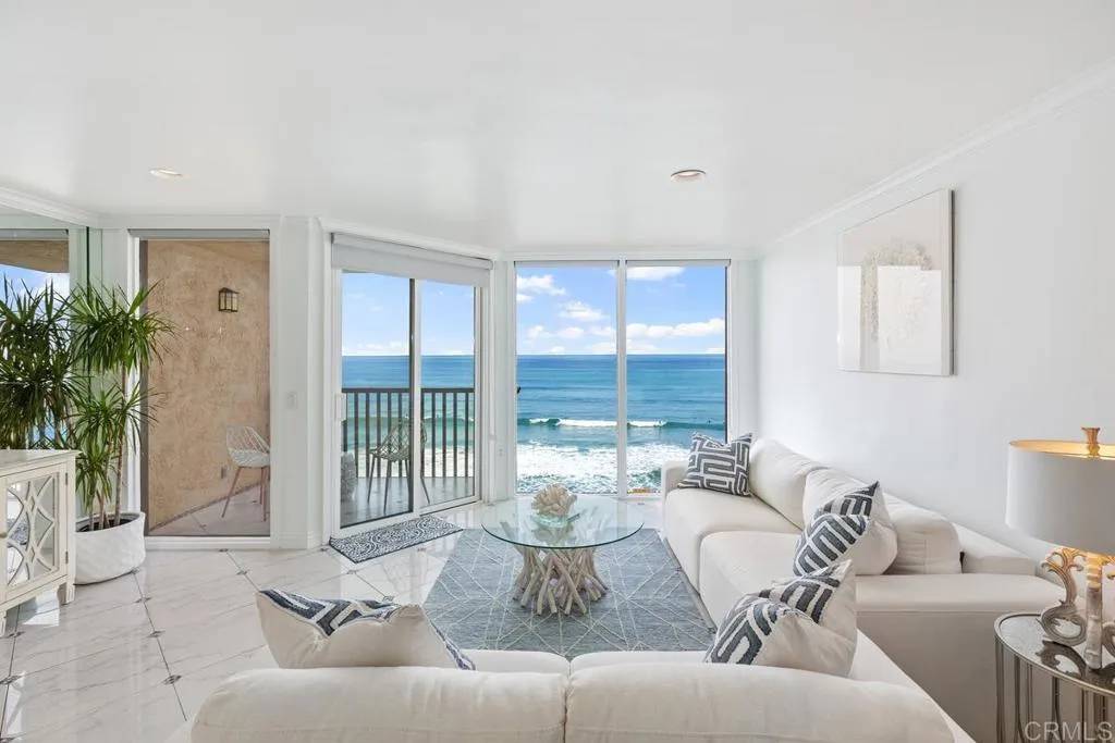 Solana Beach, CA 92075,190 DEL MAR SHORES TERRACE