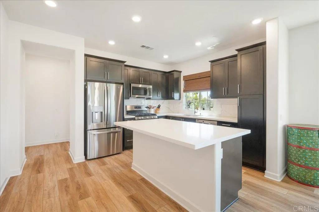 Oceanside, CA 92056,4366 Pacifica Way #5