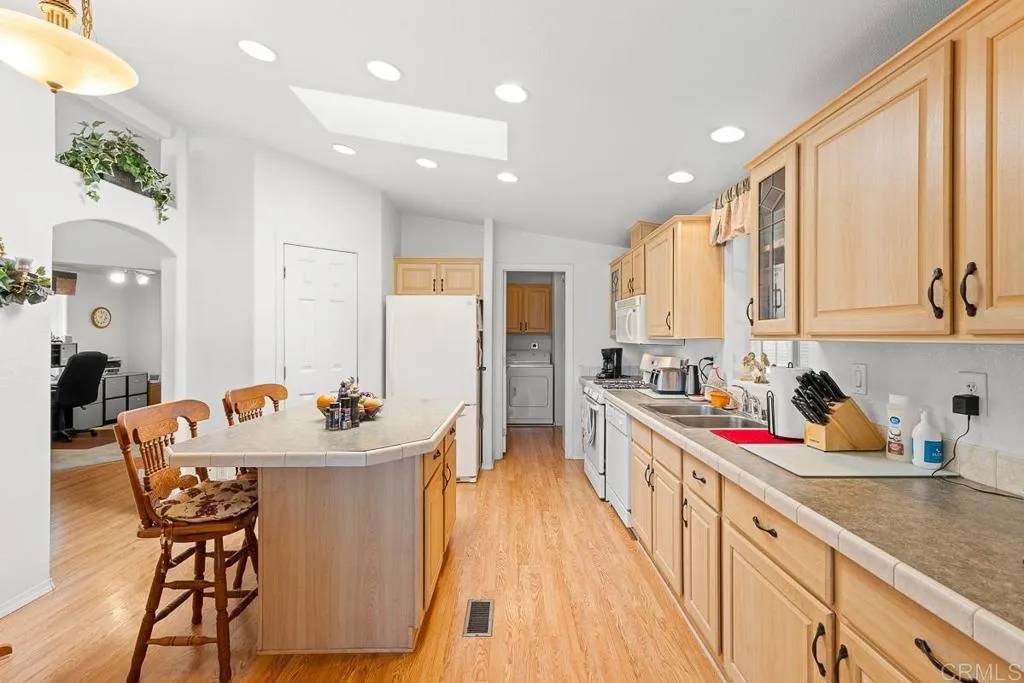 Escondido, CA 92026,525 W El Norte Parkway #269