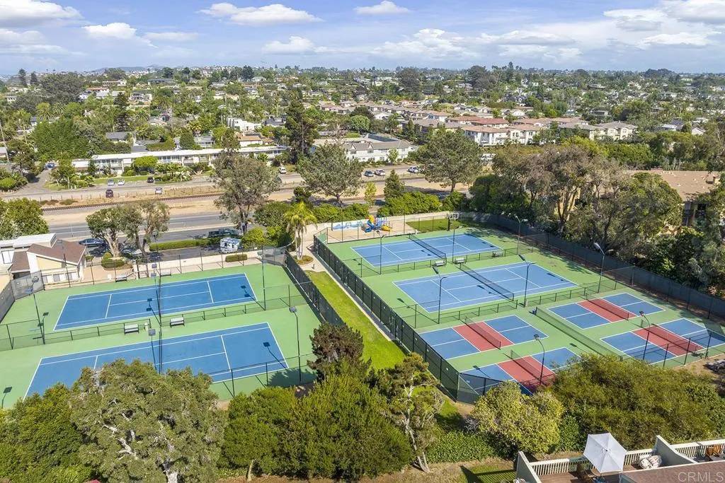 Encinitas, CA 92024,1744 Tattenham Road