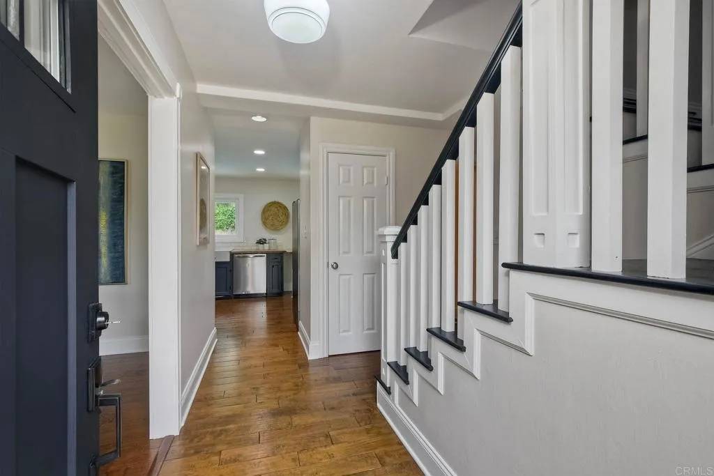 Encinitas, CA 92024,402 Parkwood Lane