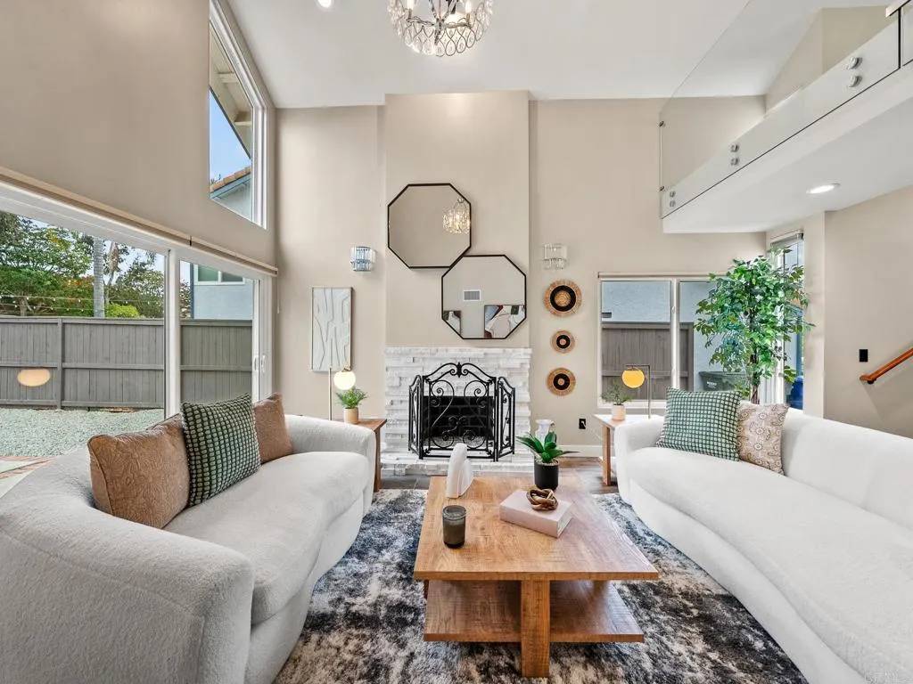 Encinitas, CA 92024,1639 Linda Sue Lane