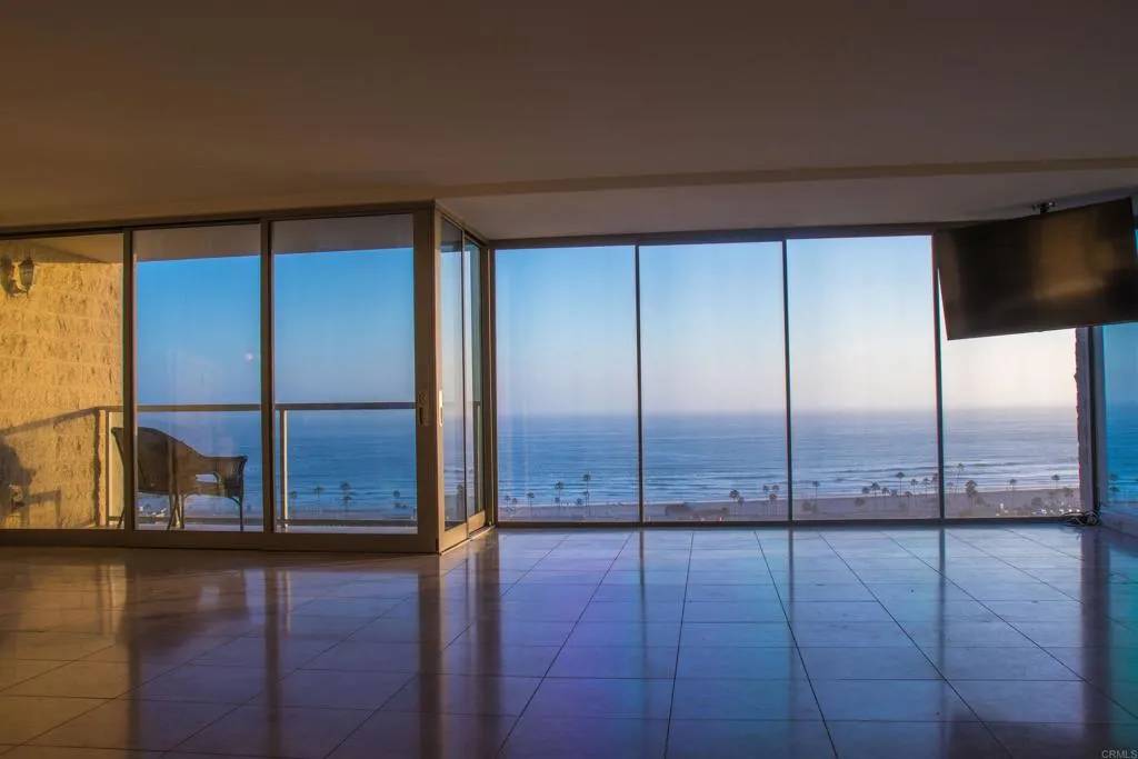Oceanside, CA 92054,1200 N Harbor Drive #15B