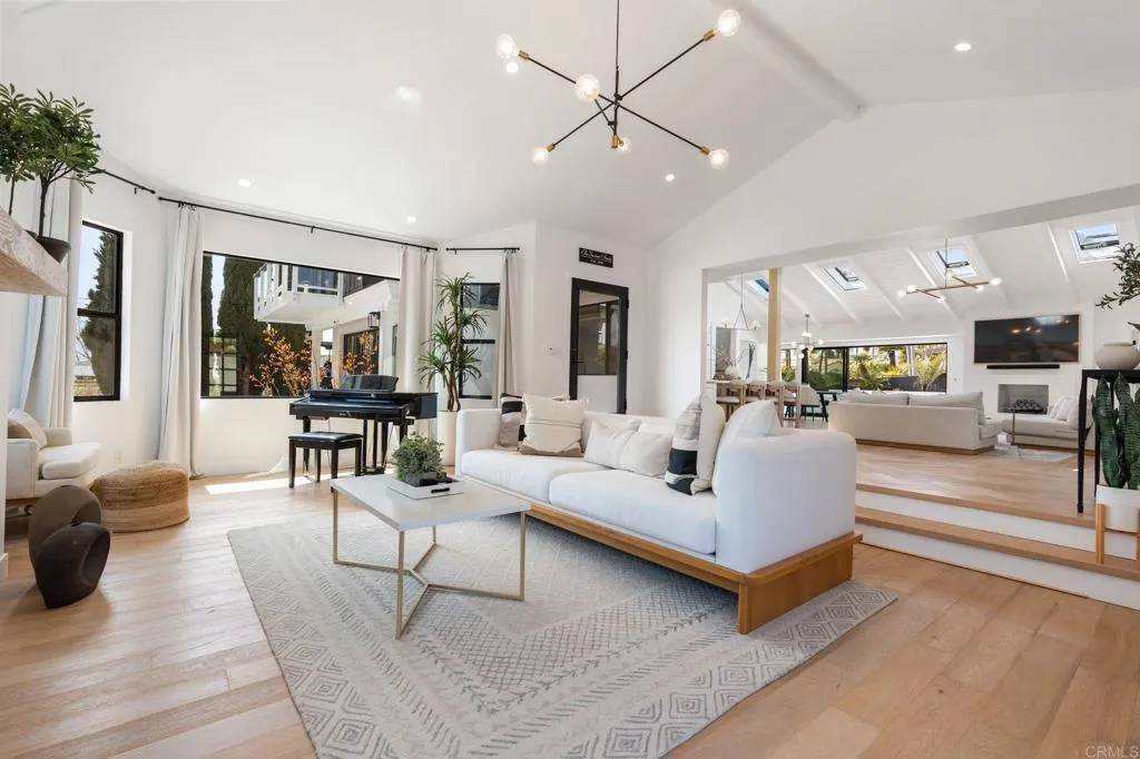 Encinitas, CA 92024,1368 Hymettus Avenue