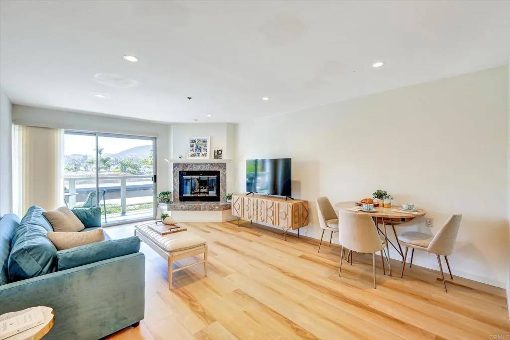 San Marcos, CA 92078,1616 Circa Del Lago #C206