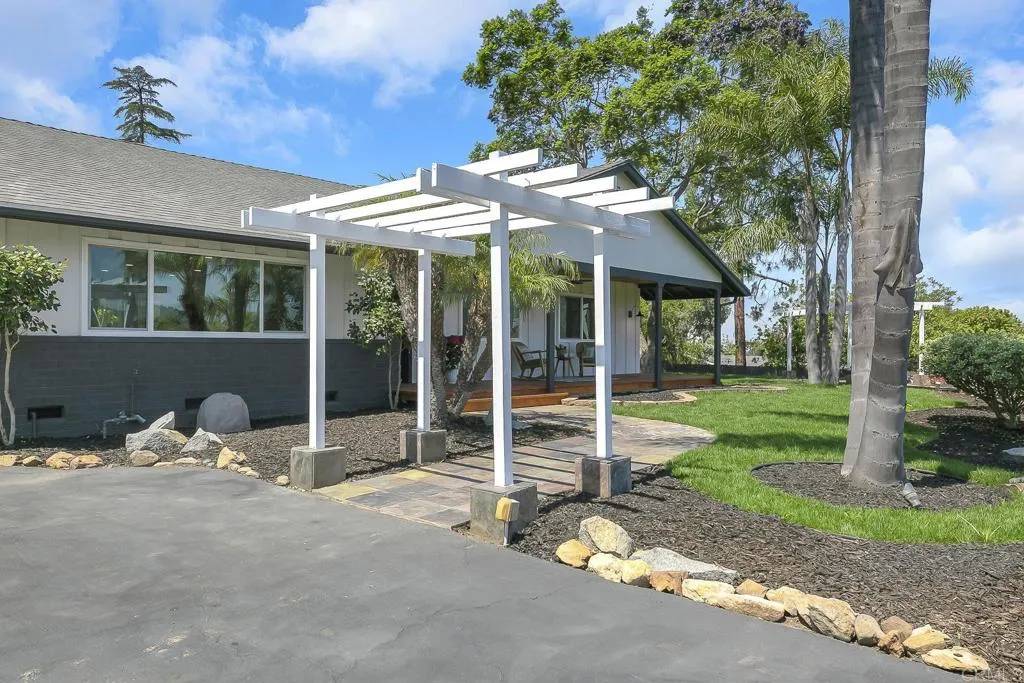 Vista, CA 92084,2037 Catalina Avenue