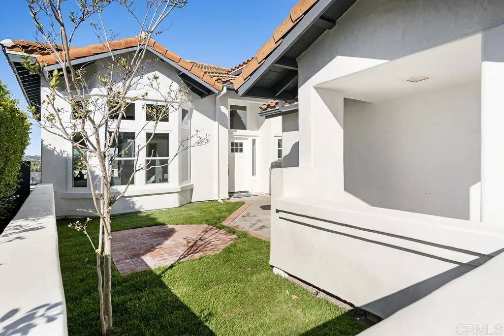 Encinitas, CA 92024,1762 Avenida La Posta