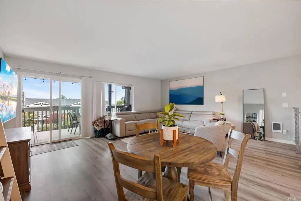 Cardiff By The Sea, CA 92007,2453 Newcastle Avenue