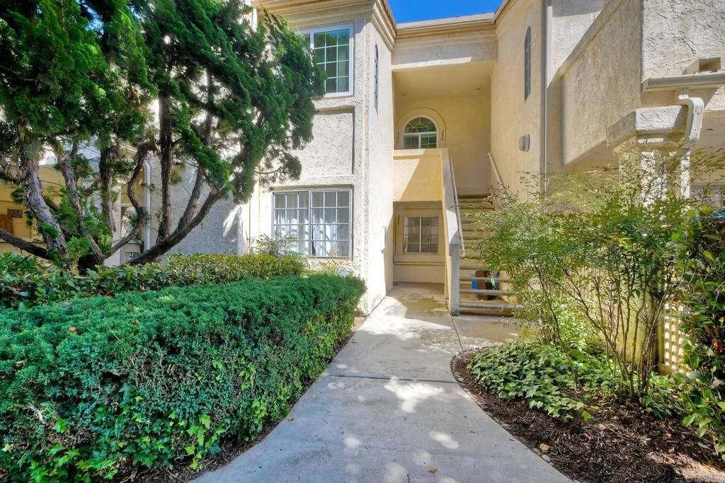 Vista, CA 92081,730 Breeze Hill Road #300