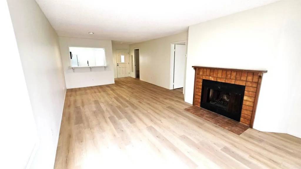 University City, CA 92122,3525 Lebon Drive #211