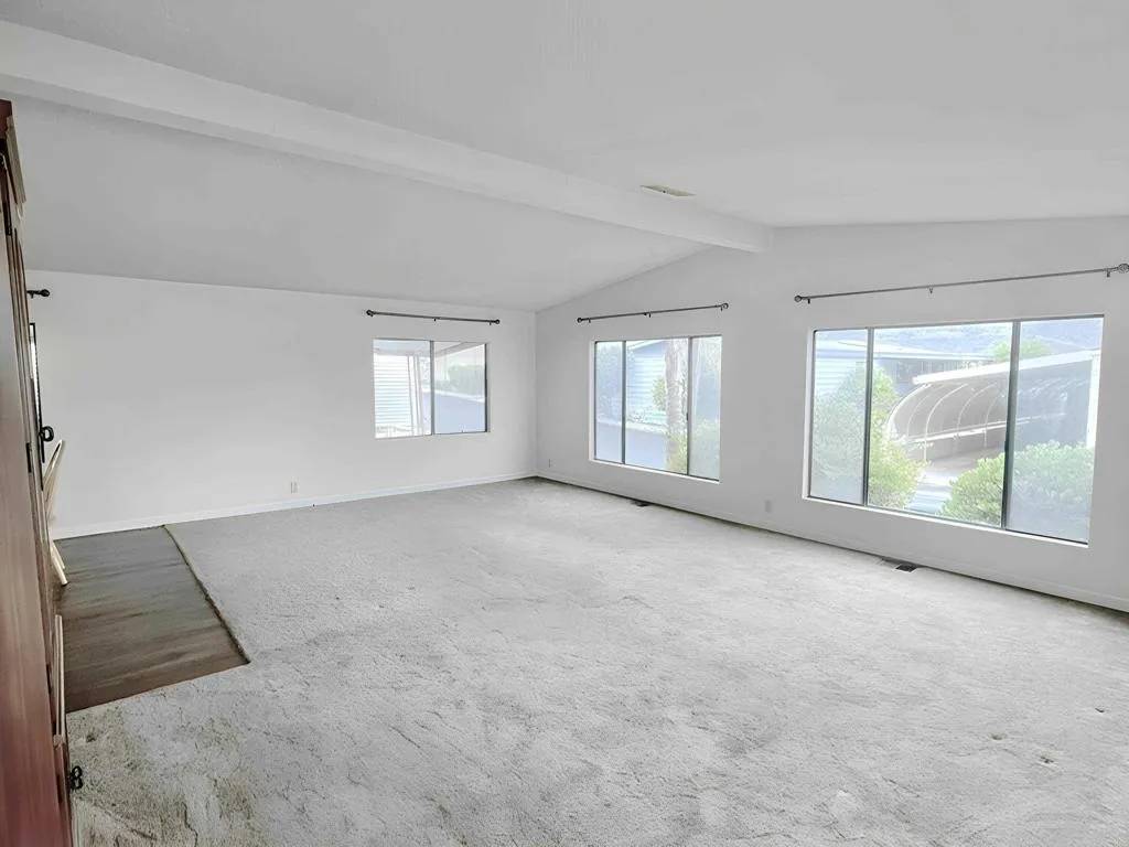 Fallbrook, CA 92028,4650 Dulin Road #136