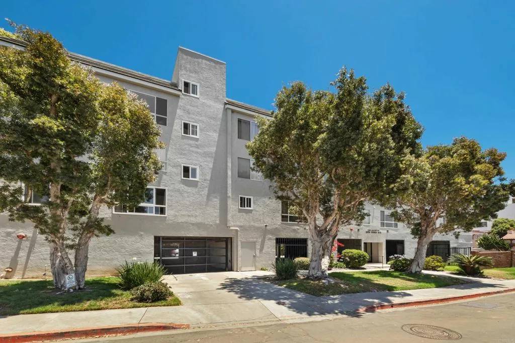San Diego, CA 92103,2825 3rd Avenue #303