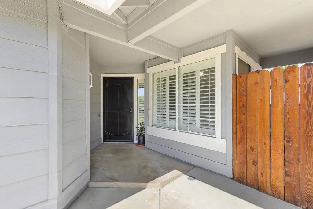 Sacramento, CA 95828,8041 Lomand Court