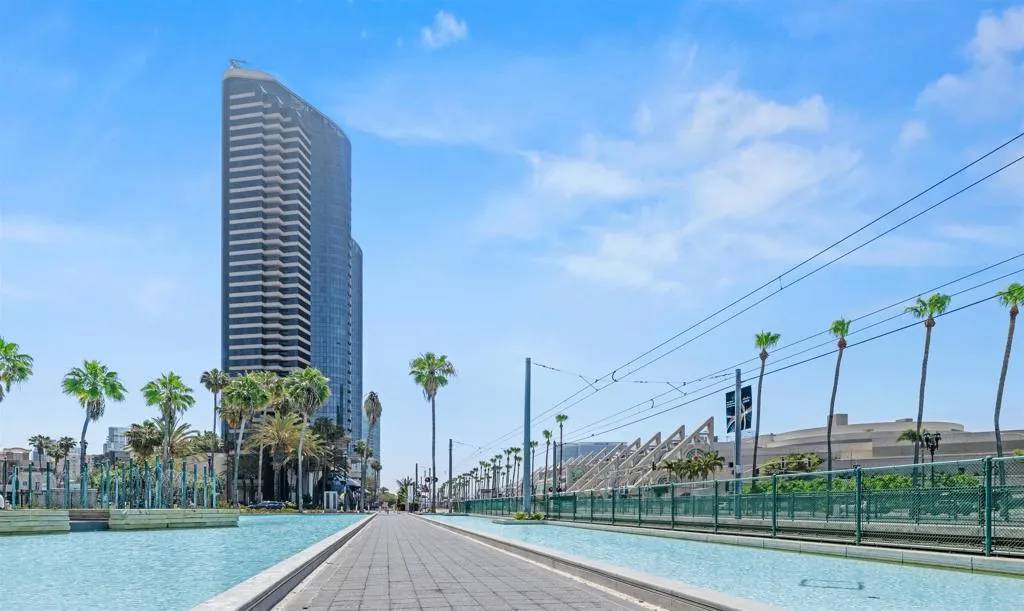 San Diego, CA 92101,100 Harbor Drive #3004