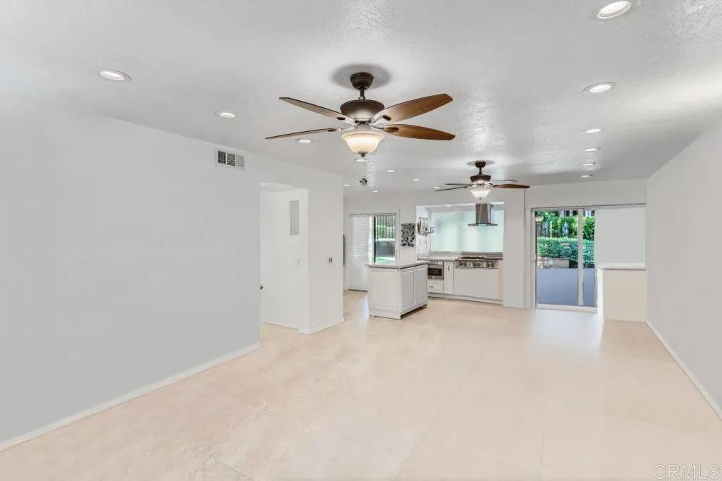 Carlsbad, CA 92008,4014 Aguila Street #F