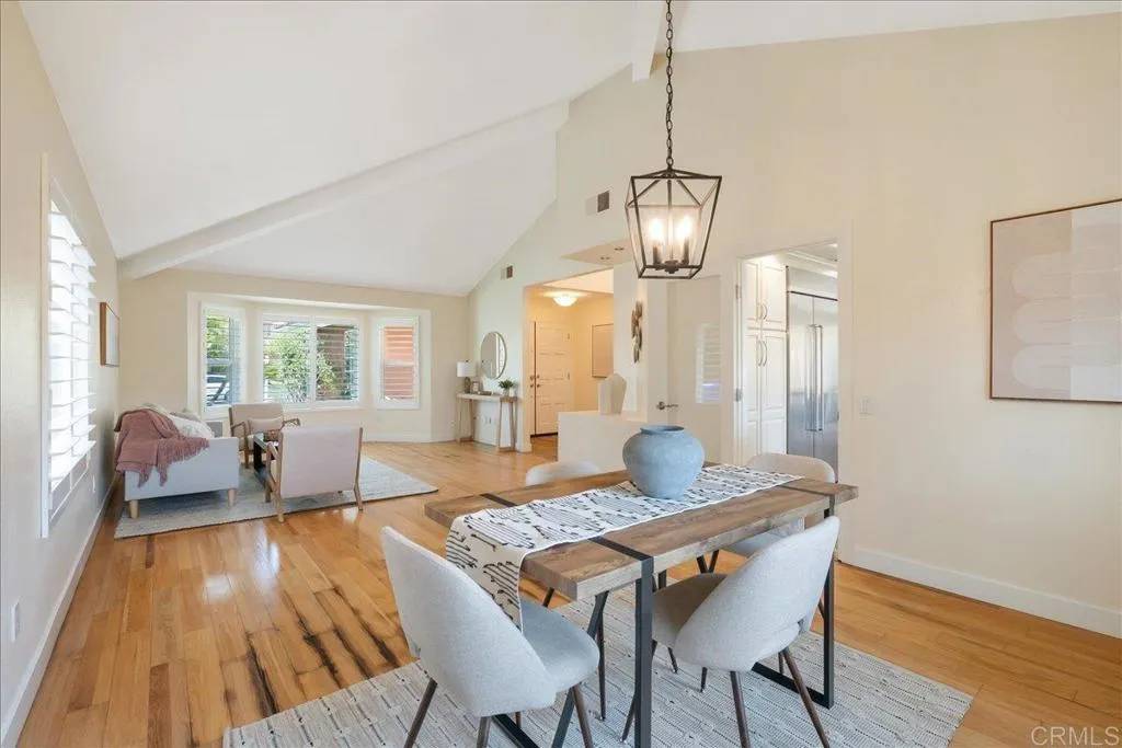 Carlsbad, CA 92009,2933 Via Emerado