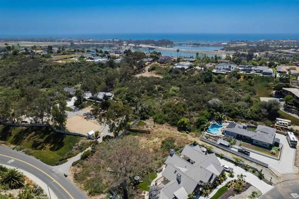 Carlsbad, CA 92008,4275 Hillside