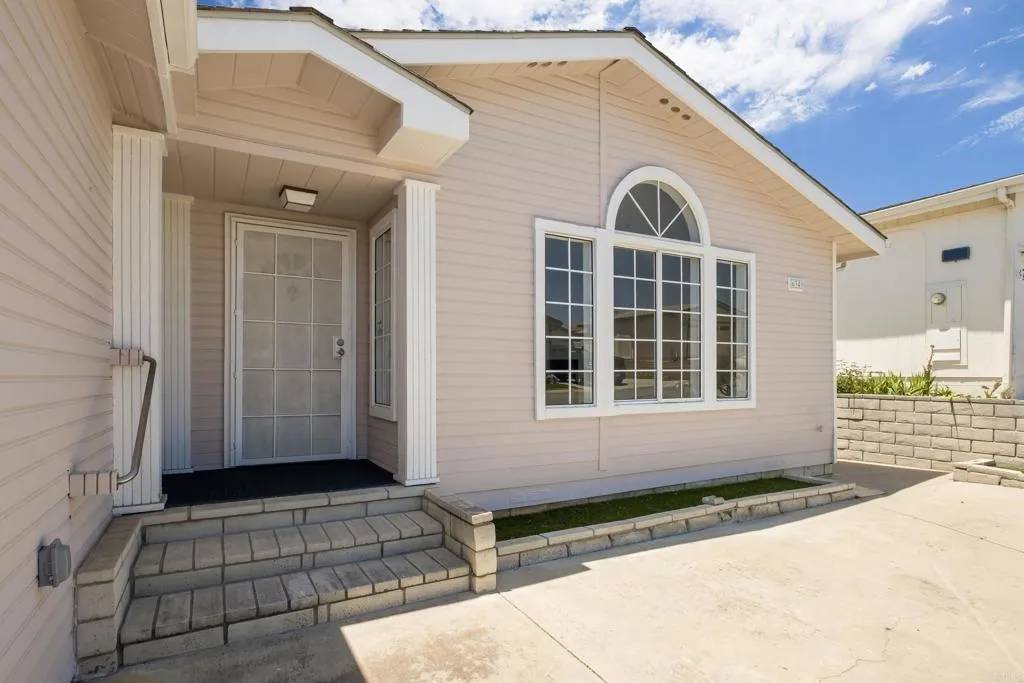 Vista, CA 92081,634 Via Columbia