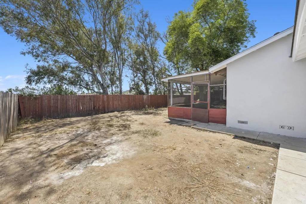 San Marcos, CA 92069,1537 Palomarcos Avenue