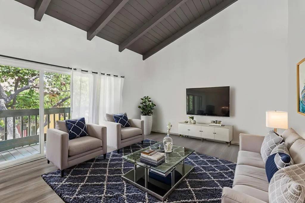 San Diego, CA 92127,17181 W Bernardo Drive #208