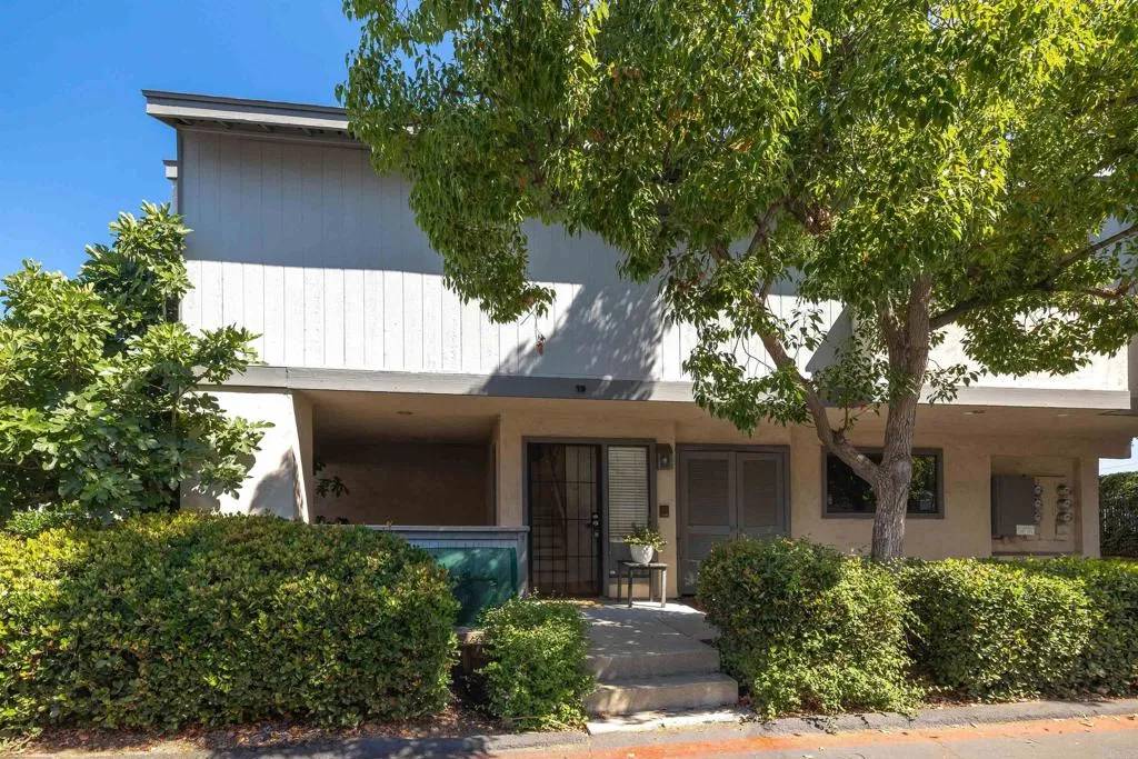 Escondido, CA 92027,2135 E Valley Parkway #79