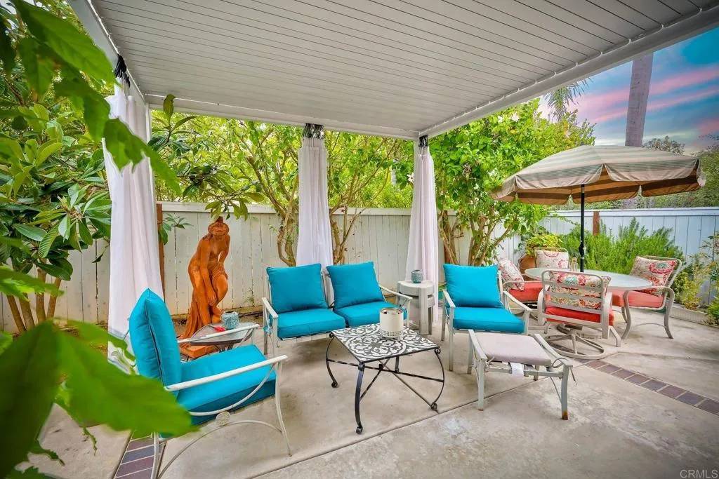 Carlsbad, CA 92011,6707 Ketch Way