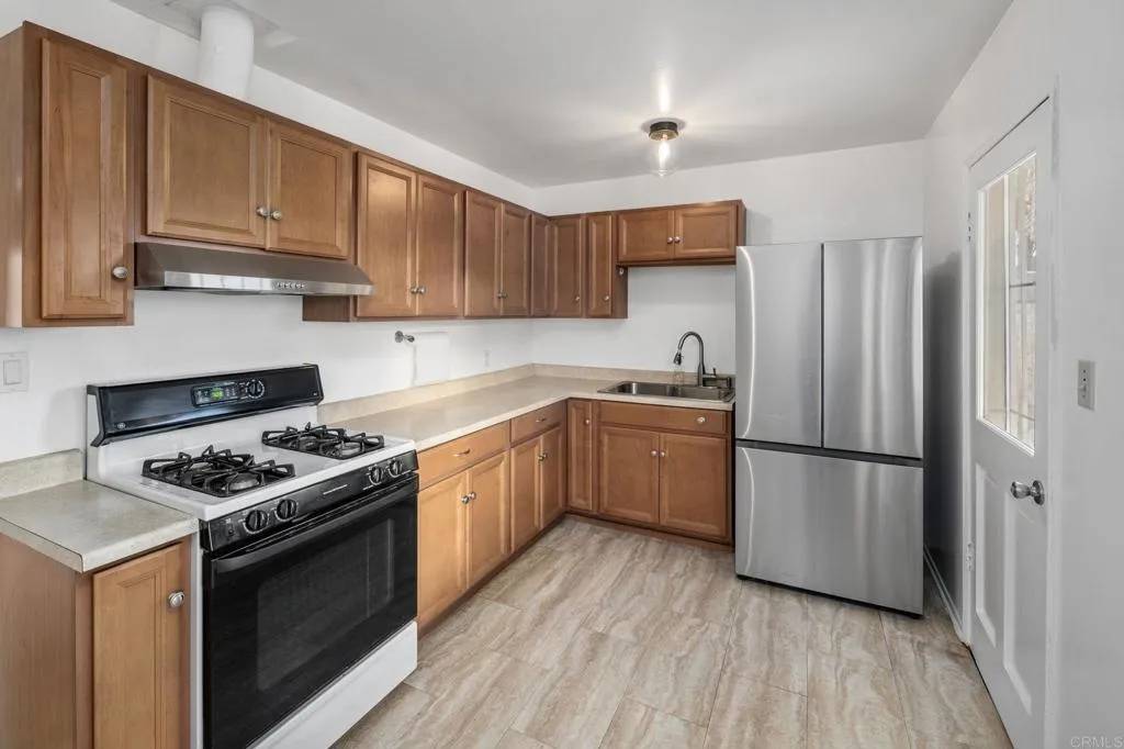 Oceanside, CA 92058,1429 Santa Rosa Street