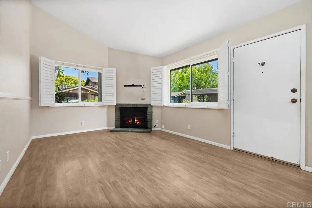 La Jolla, CA 92037,8350 Via Sonoma #A