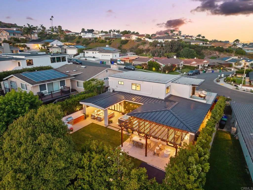 La Jolla, CA 92037,5530 Candlelight Drive