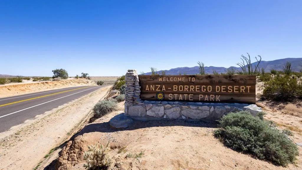 Borrego Springs, CA 92004,5145 Hwy 78 #703