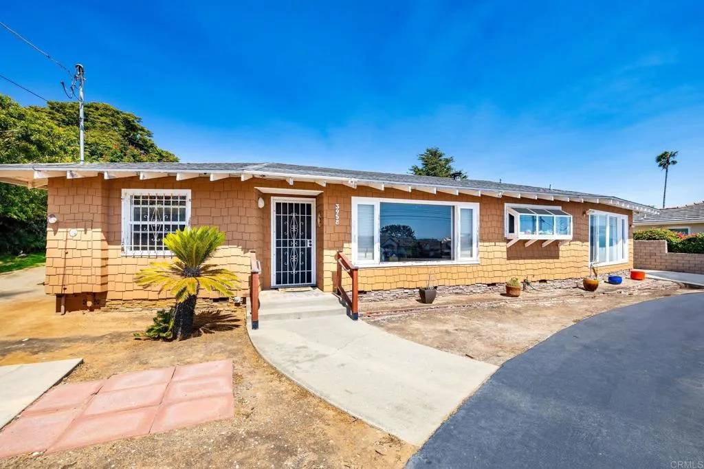 Carlsbad, CA 92008,3958 Skyline Road